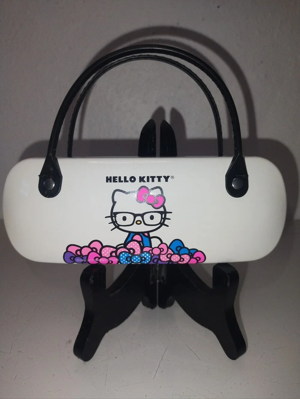 Officially licensed Sanrio Hello Kitty hard-shell hardshell eyeglass case